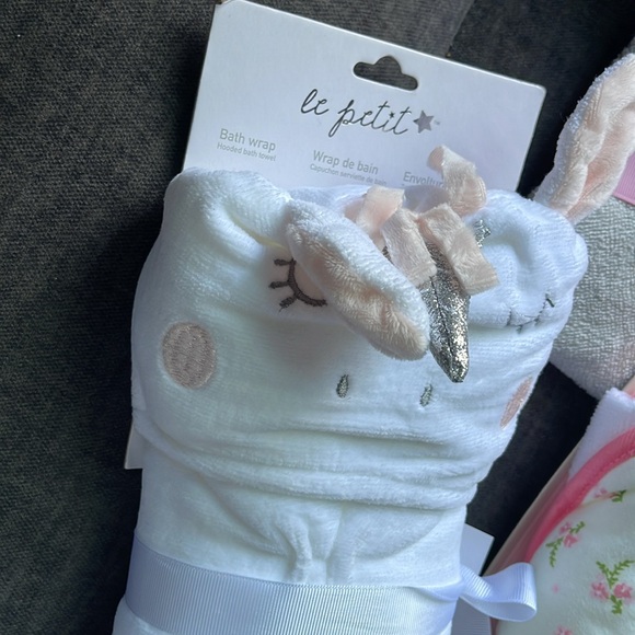 Baby Bath Essentials - Picture 3 of 5